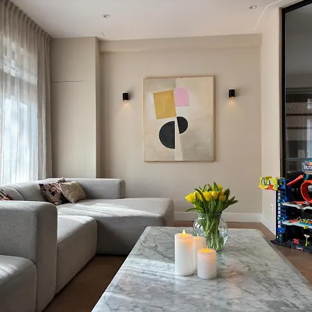 Lovely Spacious Canal House In Semesterbostad Amsterdam