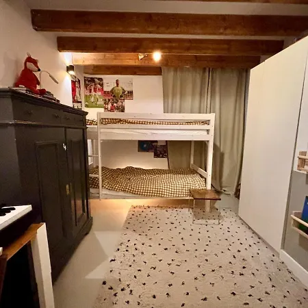 Semesterbostad Lovely Spacious Canal House In Amsterdam