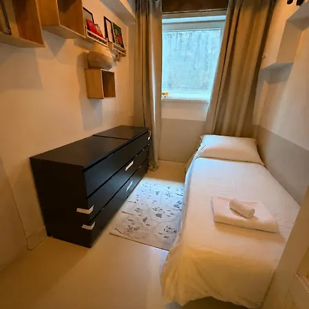 Lovely Spacious Canal House In *